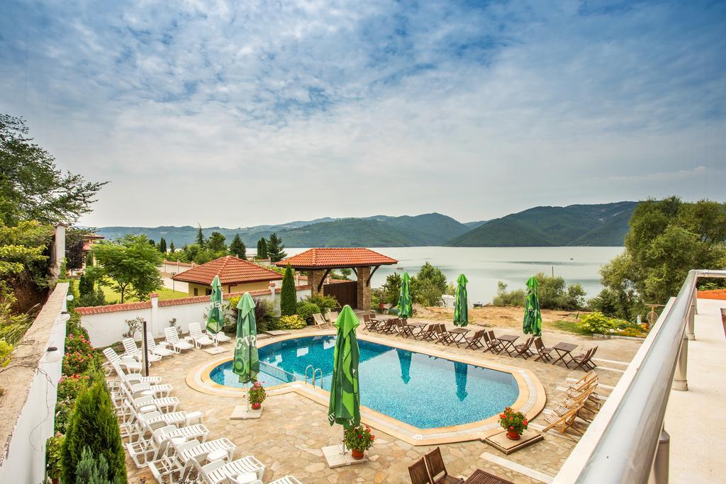 Family Hotel Saint Konstantin Glavatartsi Exteriör bild